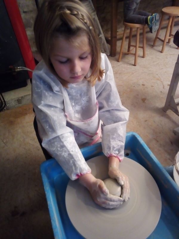 Inscrivez vos enfants aux cours de poterie