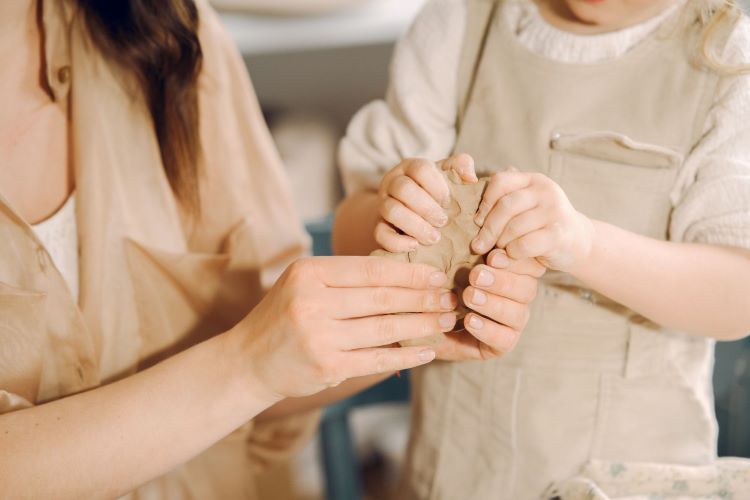 Expérience de poterie pour enfants – Shouf